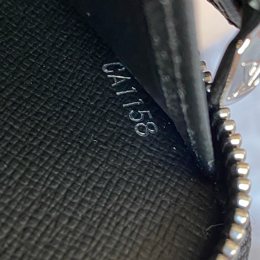 SOLD. Louis Vuitton large zippy organizer - Picture 10 of 10
